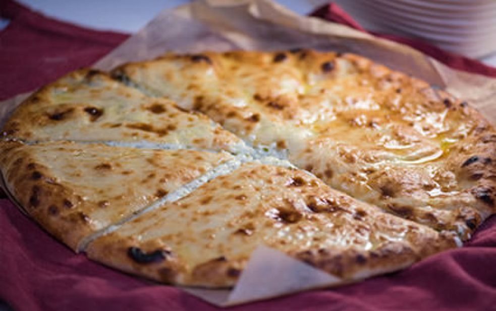 Национальный осетинский пирог с сыром