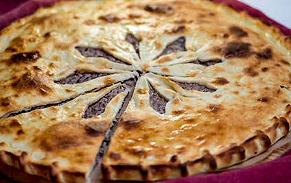 Пирог с начинкой из баранины